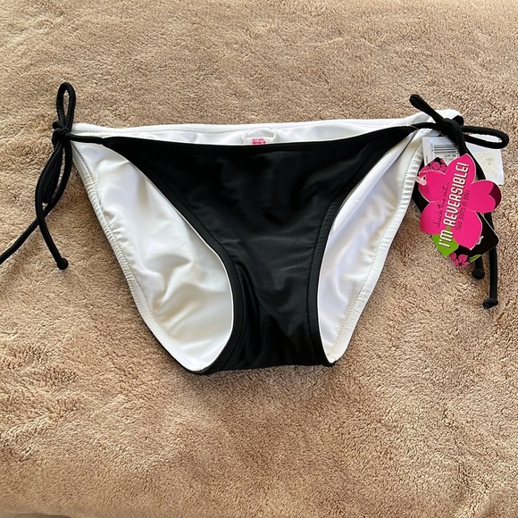 Smoothies by Gossip reversible V shaped swim bottoms - Picture 2 of 6